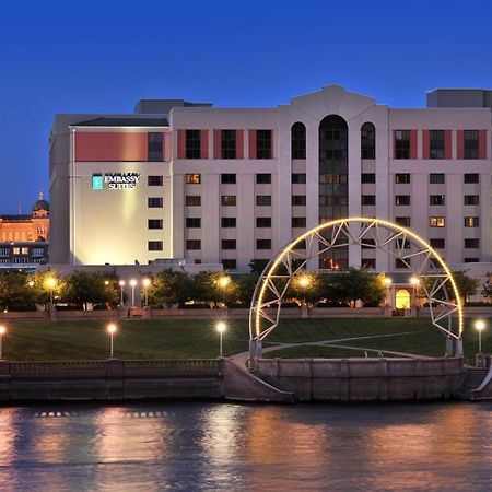 Embassy Suites Des Moines Downtown Екстериор снимка