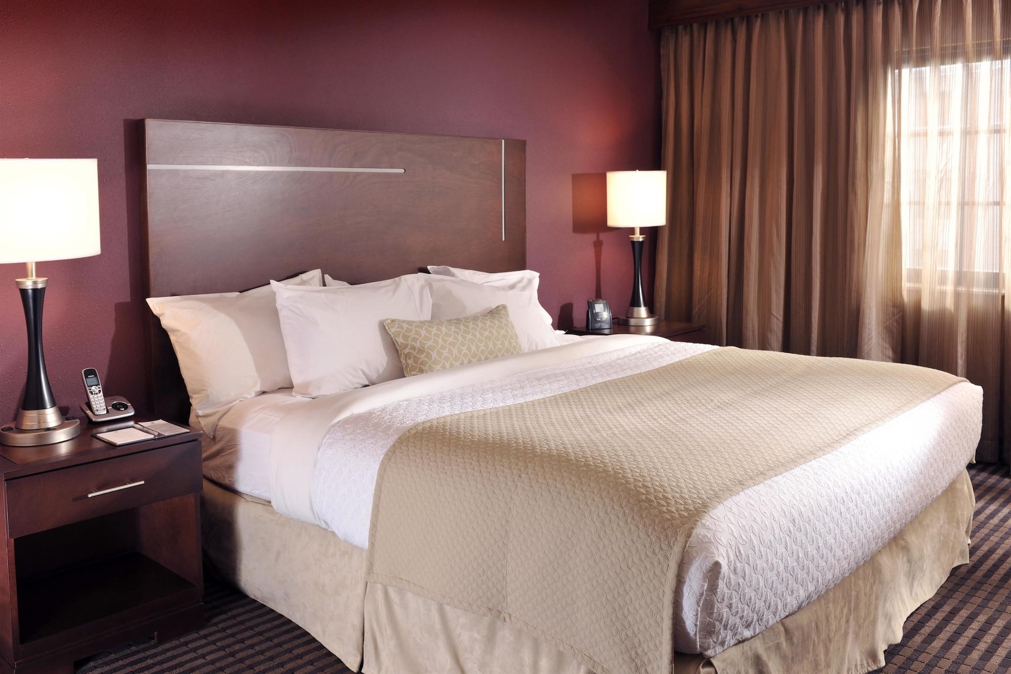 Embassy Suites Des Moines Downtown Стая снимка