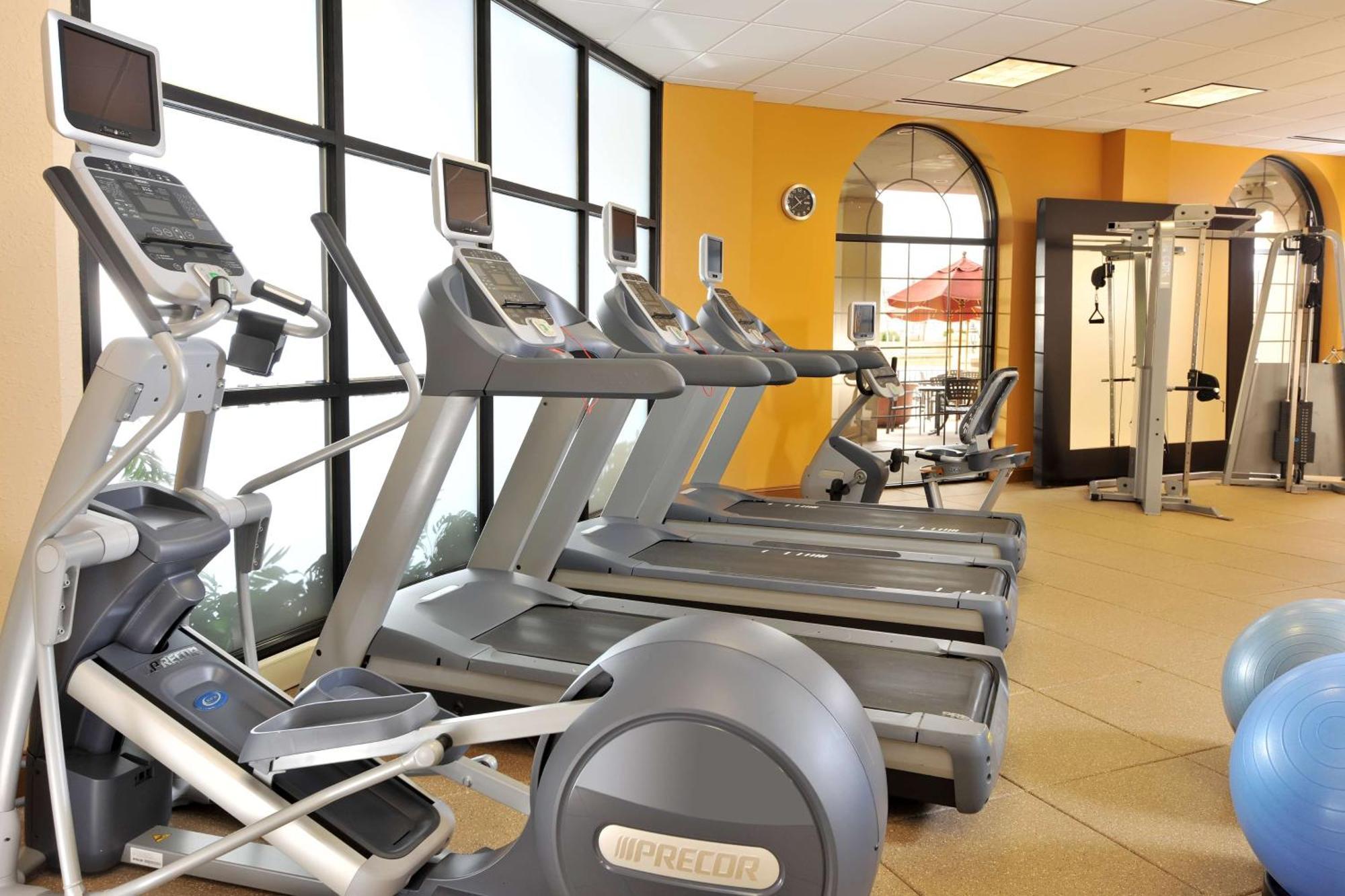 Embassy Suites Des Moines Downtown Екстериор снимка