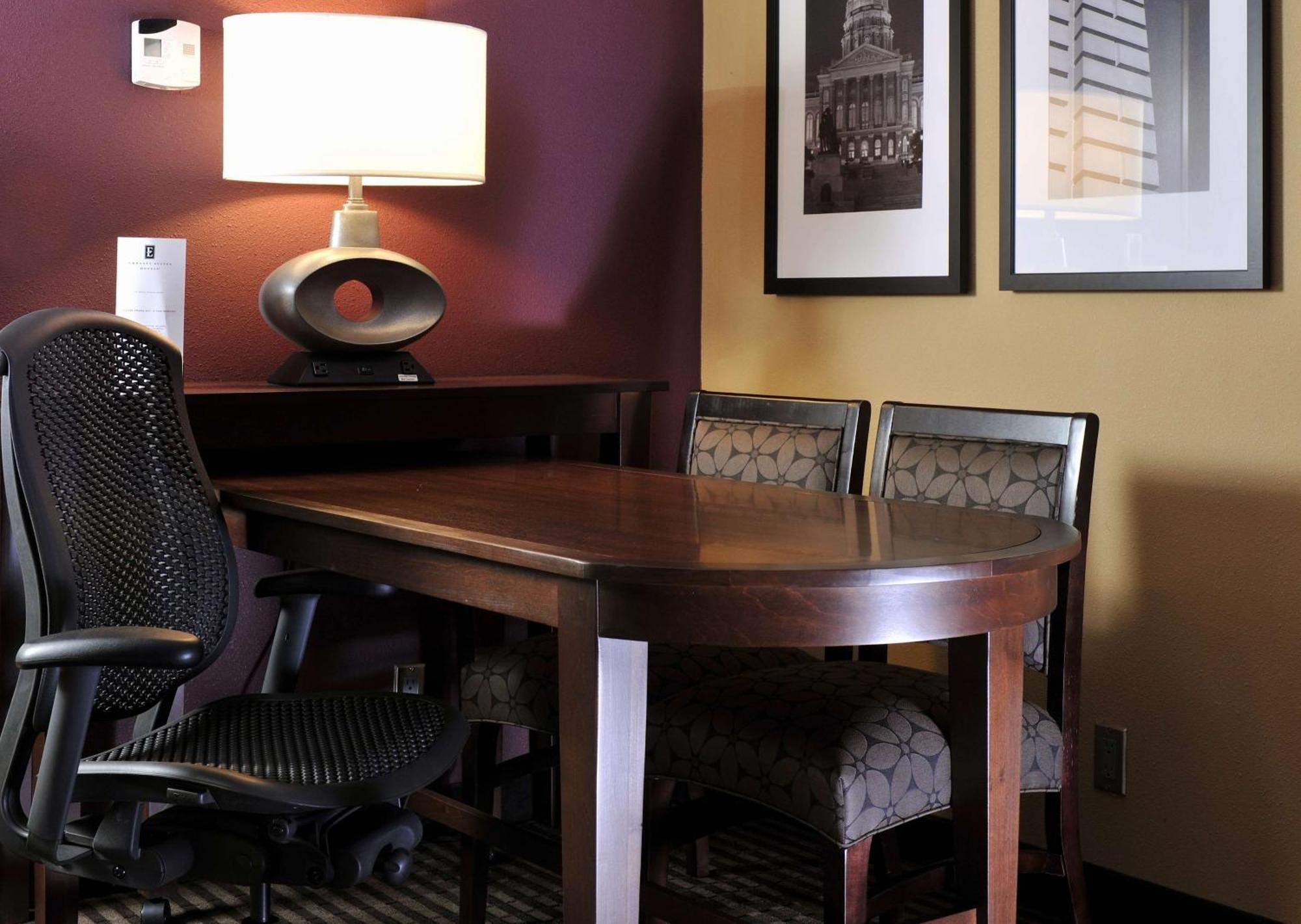 Embassy Suites Des Moines Downtown Екстериор снимка