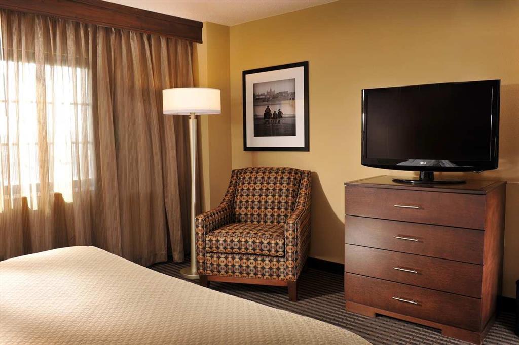 Embassy Suites Des Moines Downtown Стая снимка