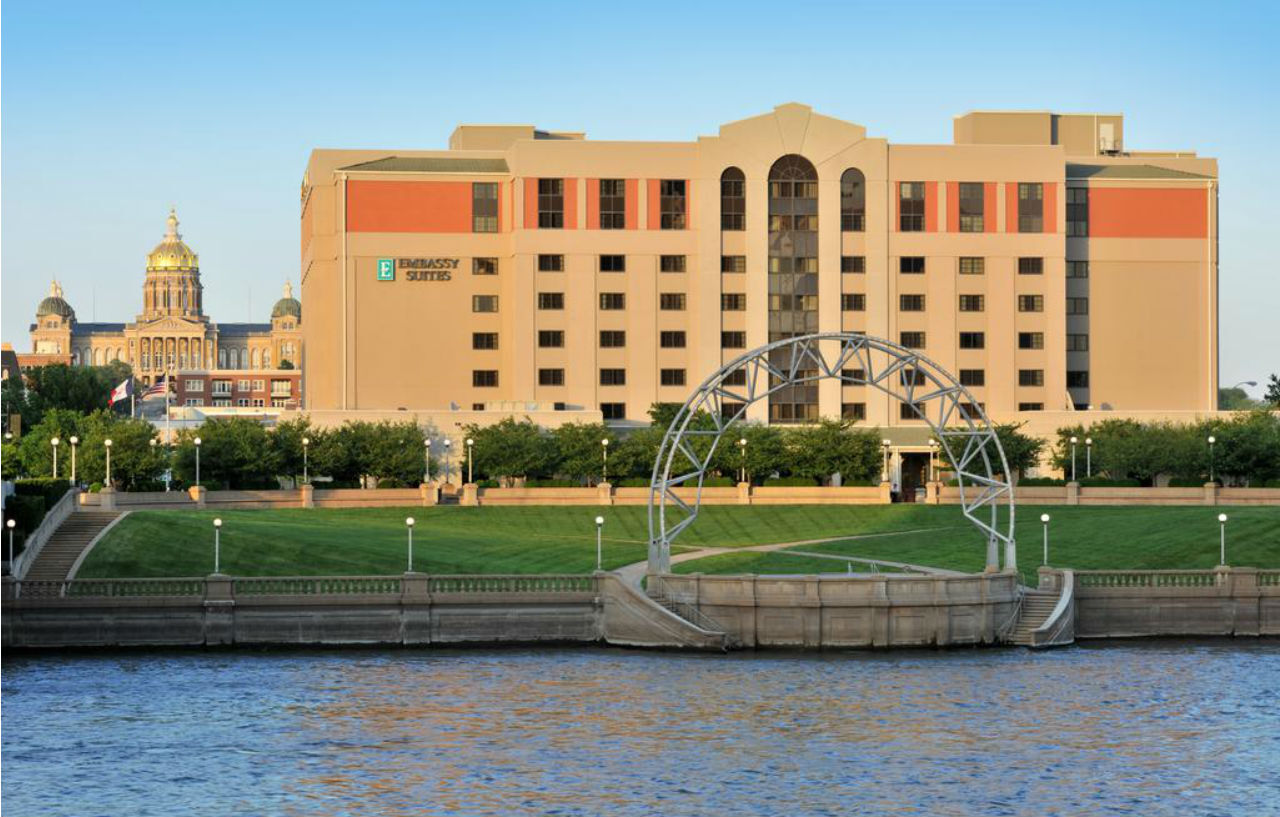 Embassy Suites Des Moines Downtown Екстериор снимка